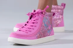 Pink Printed Canvas BILLY Classic Lace Highs -Style Step Shoes Shop BK19011 670 studio standing 2 940x614 1d380b1b 1b0b 42ea b962 b12f4e8d5308