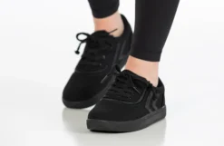 Black To The Floor BILLY CS Sneaker Low Tops -Style Step Shoes Shop BK22343 001 studio standing 2 940x614 d360bf7e 3203 45e3 a652 d043b21da531