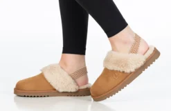 Chestnut BILLY Cozy Sling Scuff -Style Step Shoes Shop BK22447 250 studio standing 1 940x614 3d2ded04 ec51 4ac2 879b cbc9e671d1e3