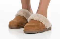 Women's Chestnut BILLY Cozy Sling Scuff 19 Women's Chestnut BILLY Cozy Sling Scuff -Style Step Shoes Shop BW22447 250 studio standing 2 940x614 780d29d0 2fca 4975 8e0d f32e06b71c15